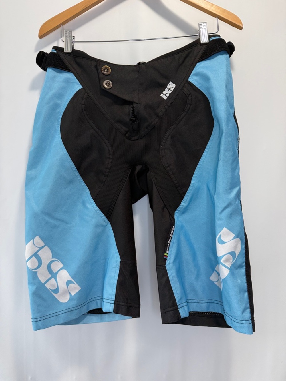iXS Blue and Black Mountain Bike Shorts
Downhill Mens M
